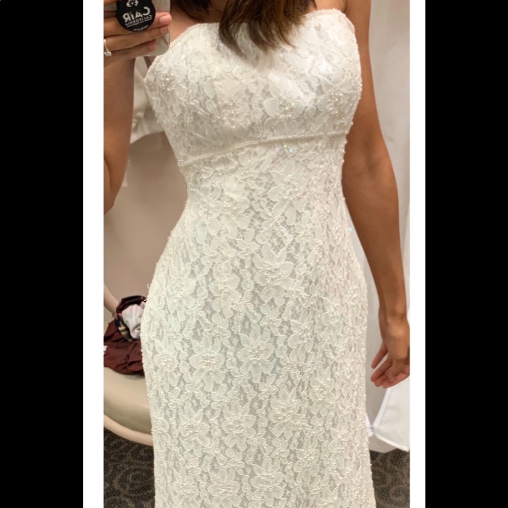 Wedding Dress - Picture 2 of 9